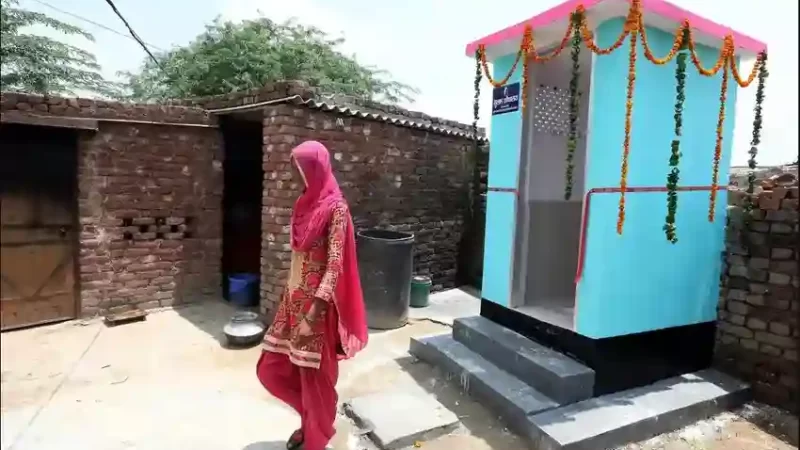 mujer india saliendo del Baño, muy importante para la higiene